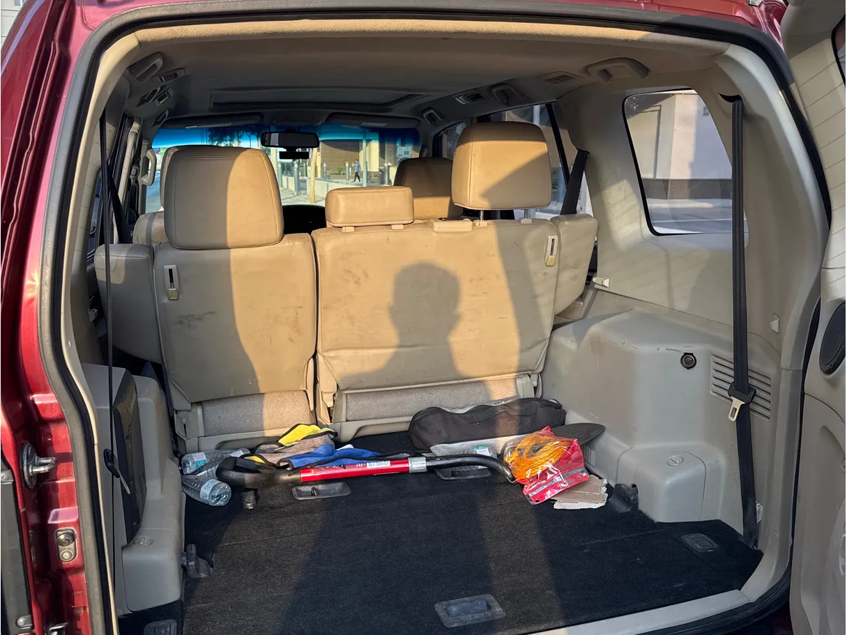 Car image 9