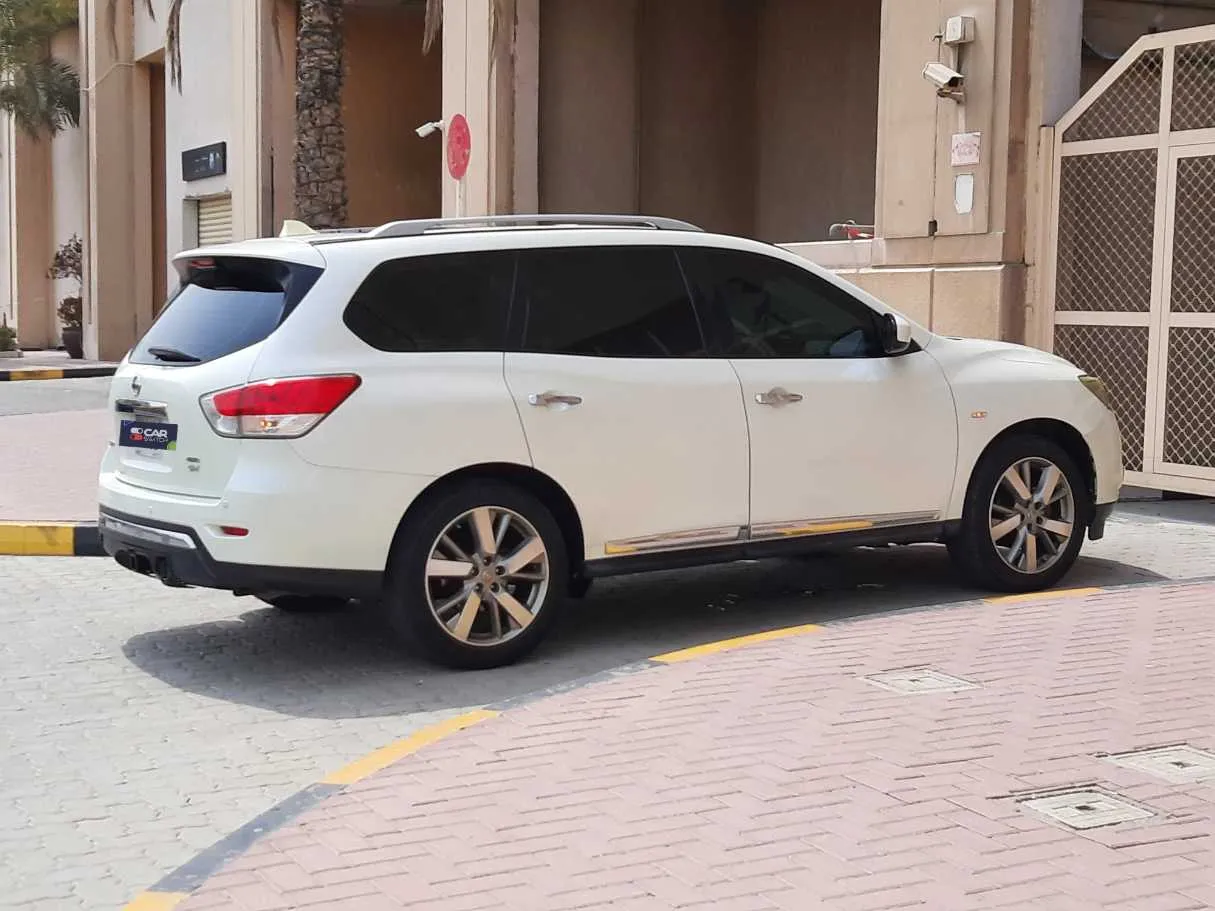 Car image 5