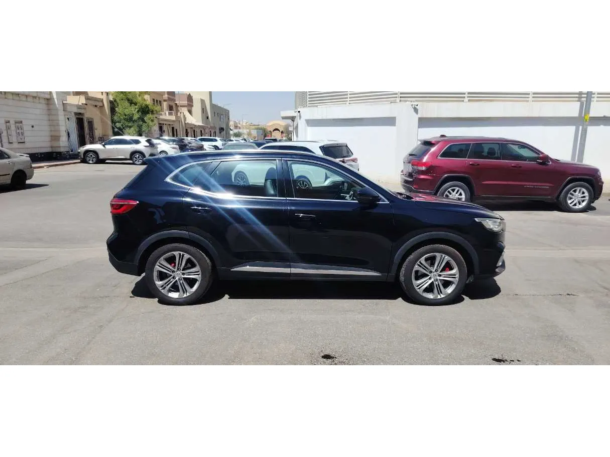 Car image 4
