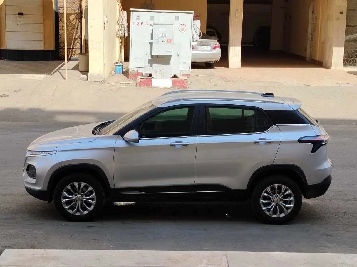Car image 8