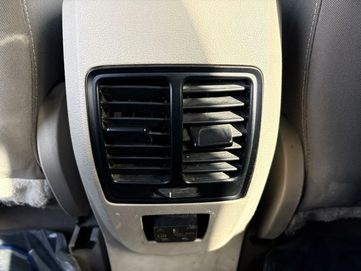 Car image 29
