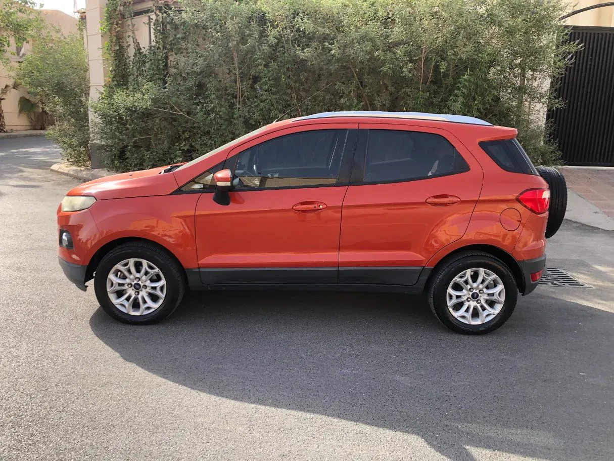 Car image 8