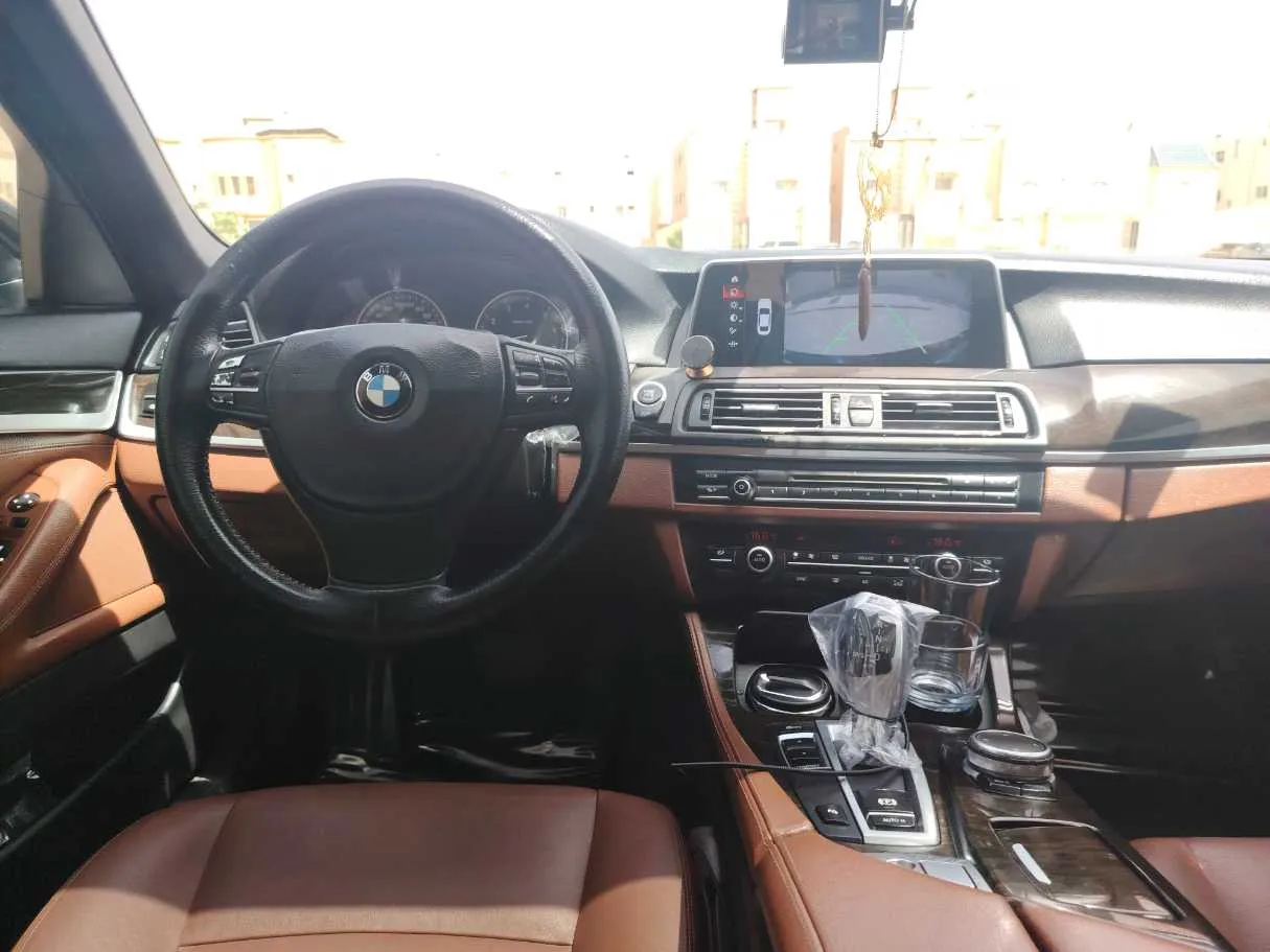 Car image 21