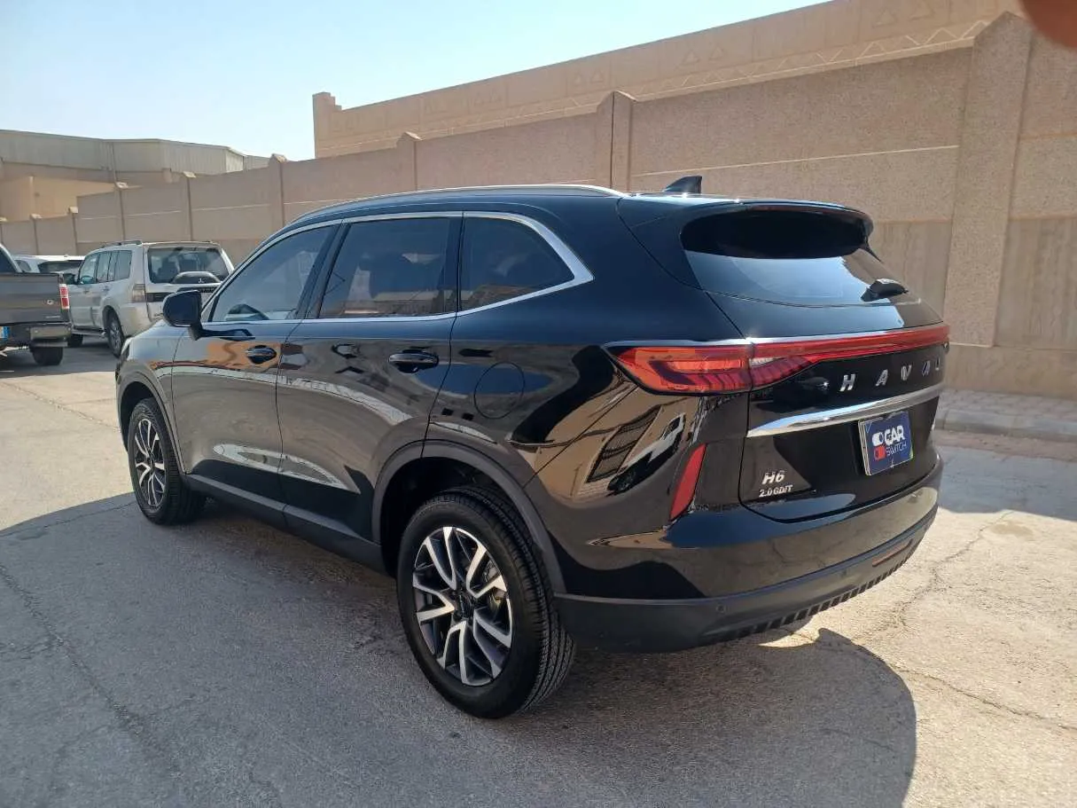 Car image 7