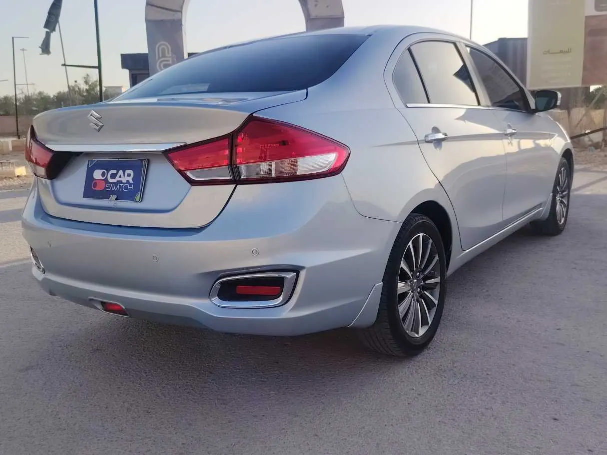 Car image 5