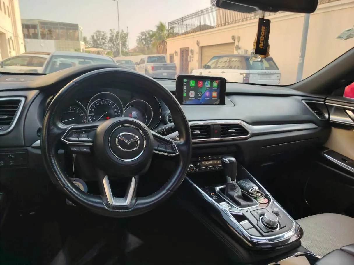 Car image 30