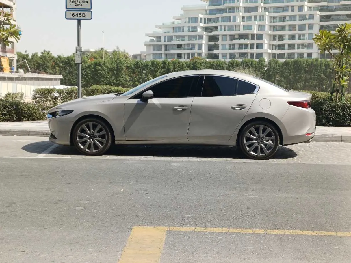 Car image 8