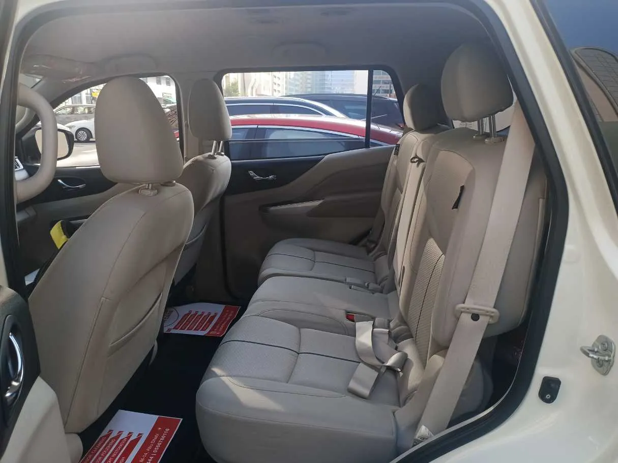 Car image 13