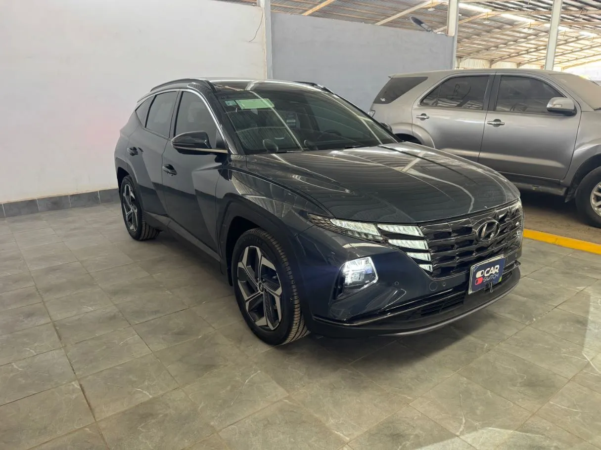 Car image 3