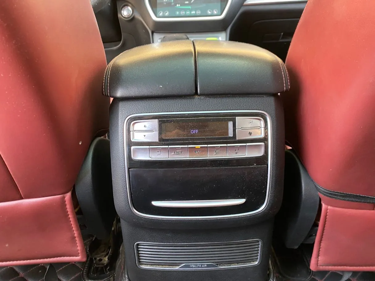 Car image 28