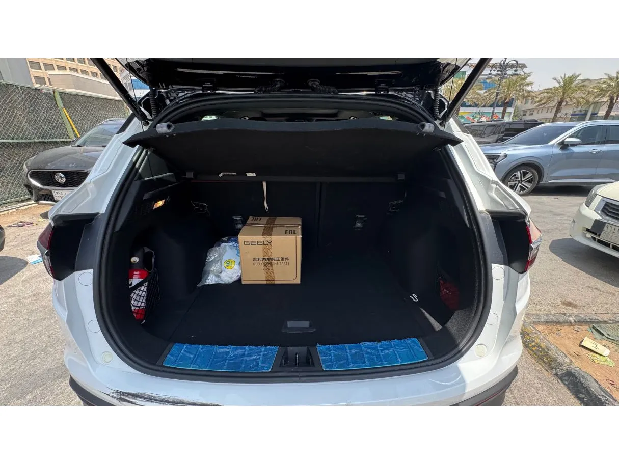 Car image 21