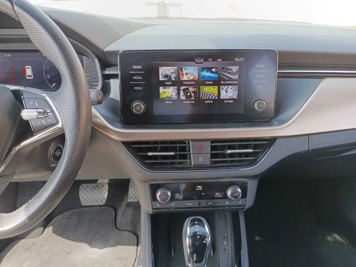 Car image 15
