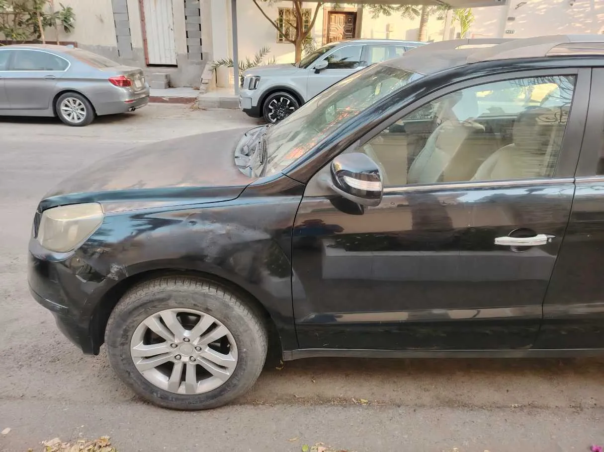 Car image 9