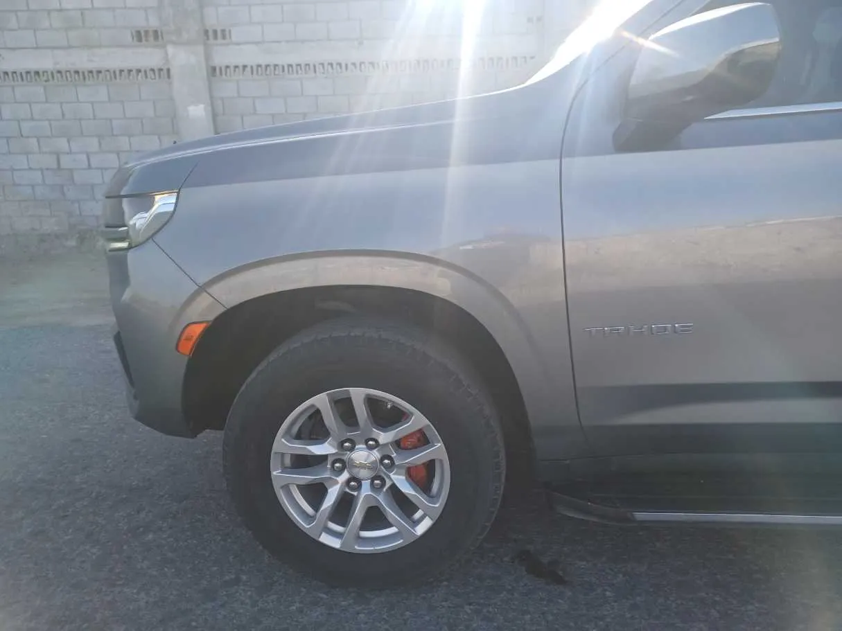 Car image 9