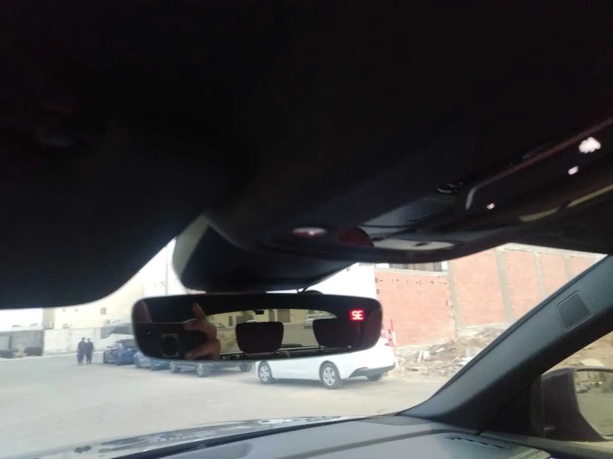 Car image 34
