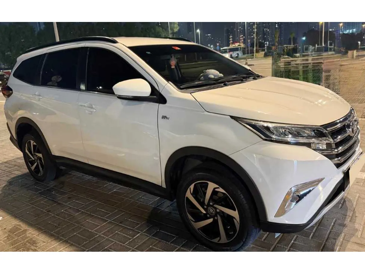 Car image 2