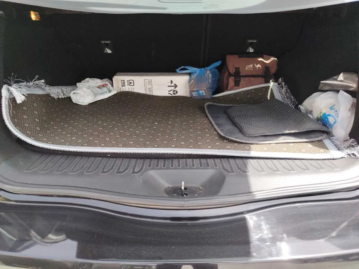 Car image 24