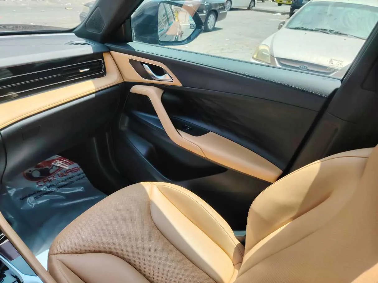 Car image 33