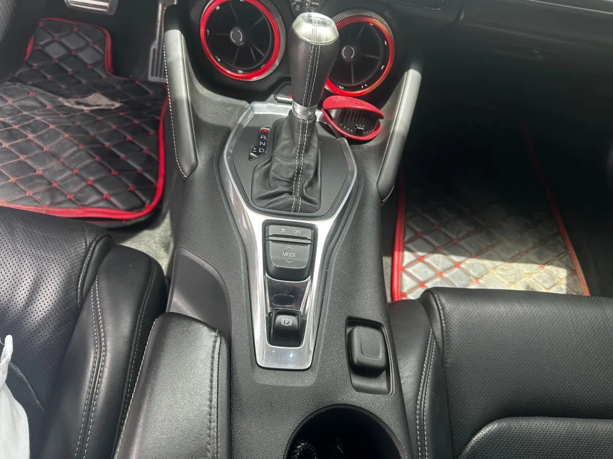 Car image 18