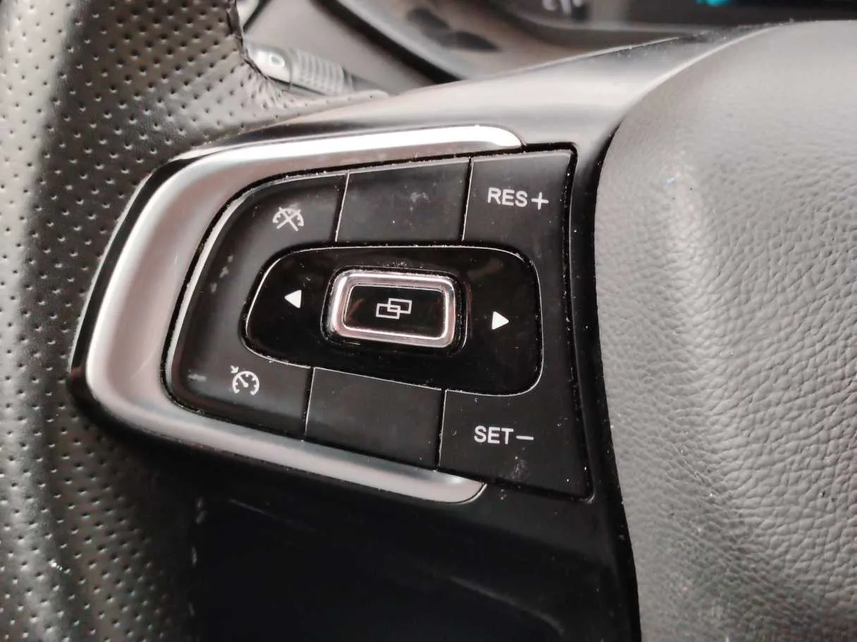 Car image 35