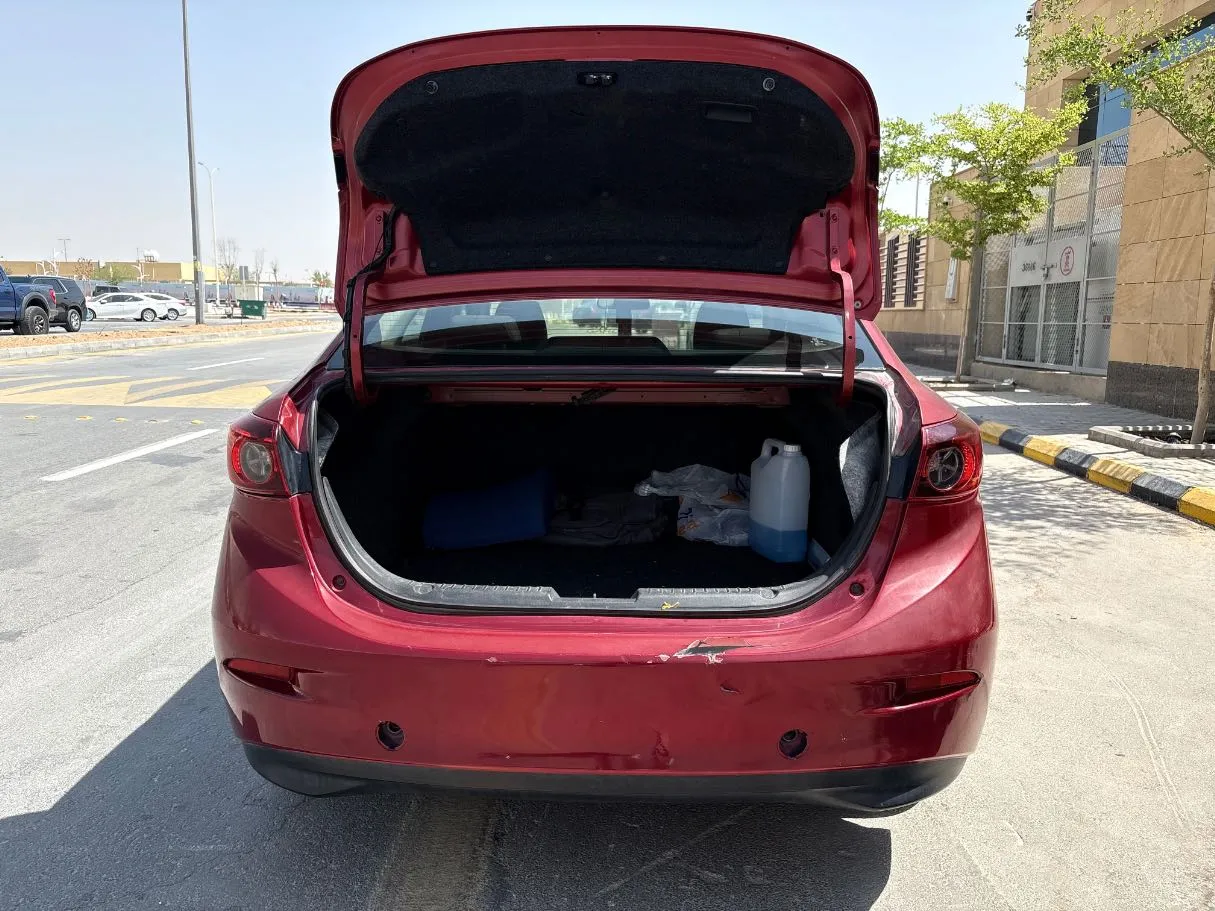 Car image 24