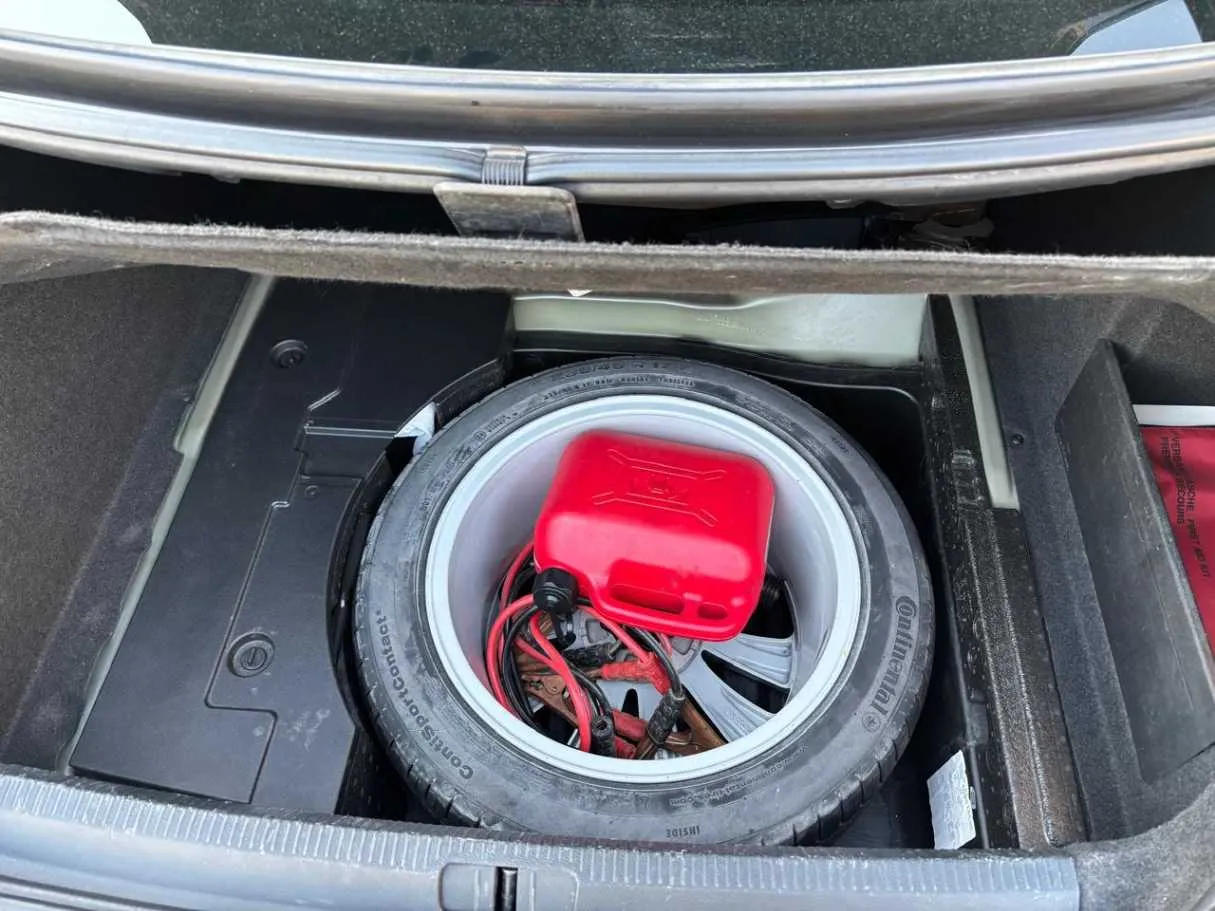 Car image 22