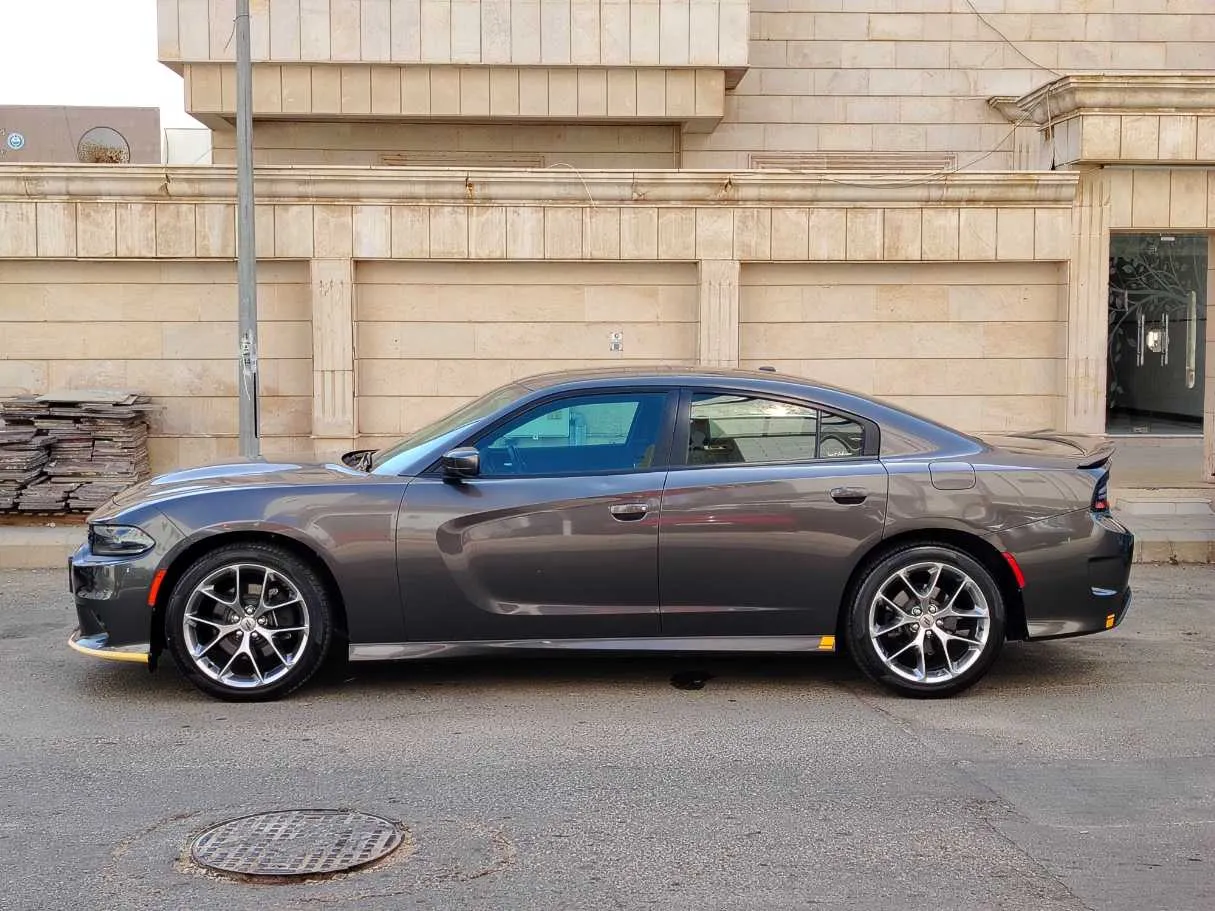 Car image 8