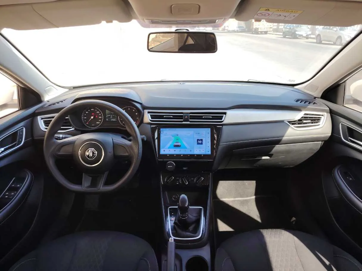 Car image 17