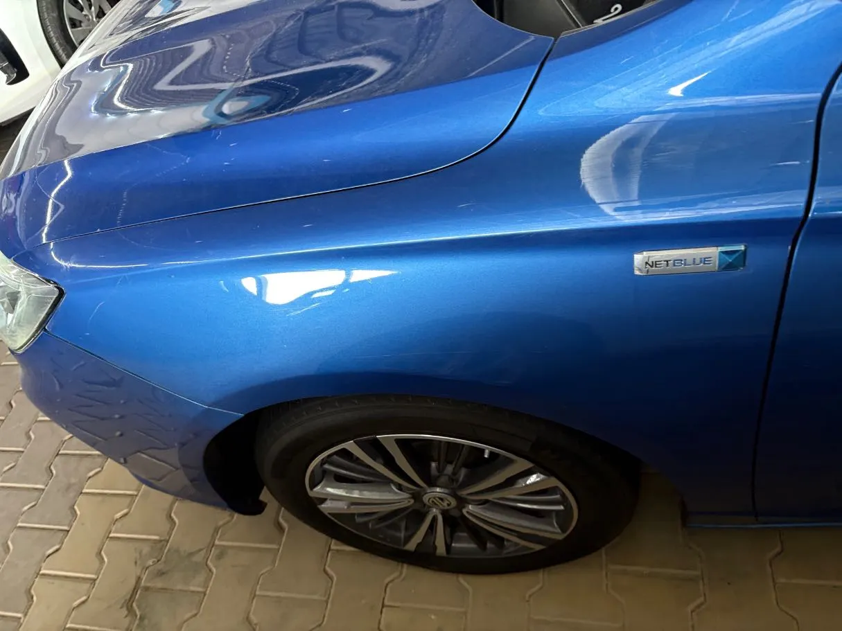 Car image 6