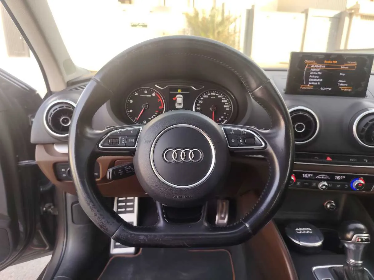 Car image 23