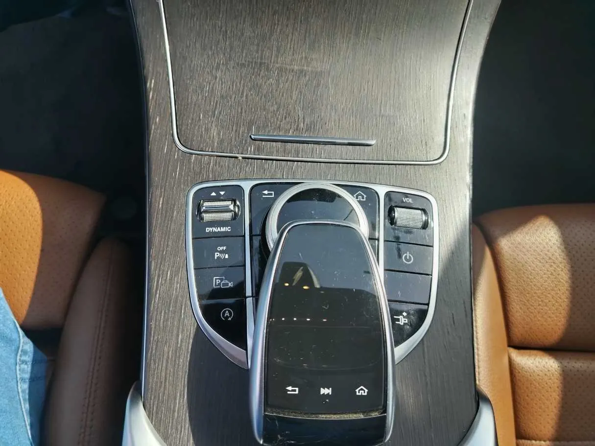 Car image 22