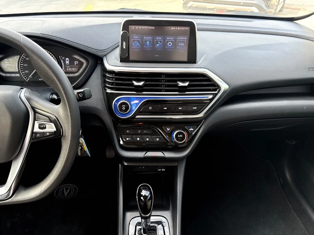 Car image 20