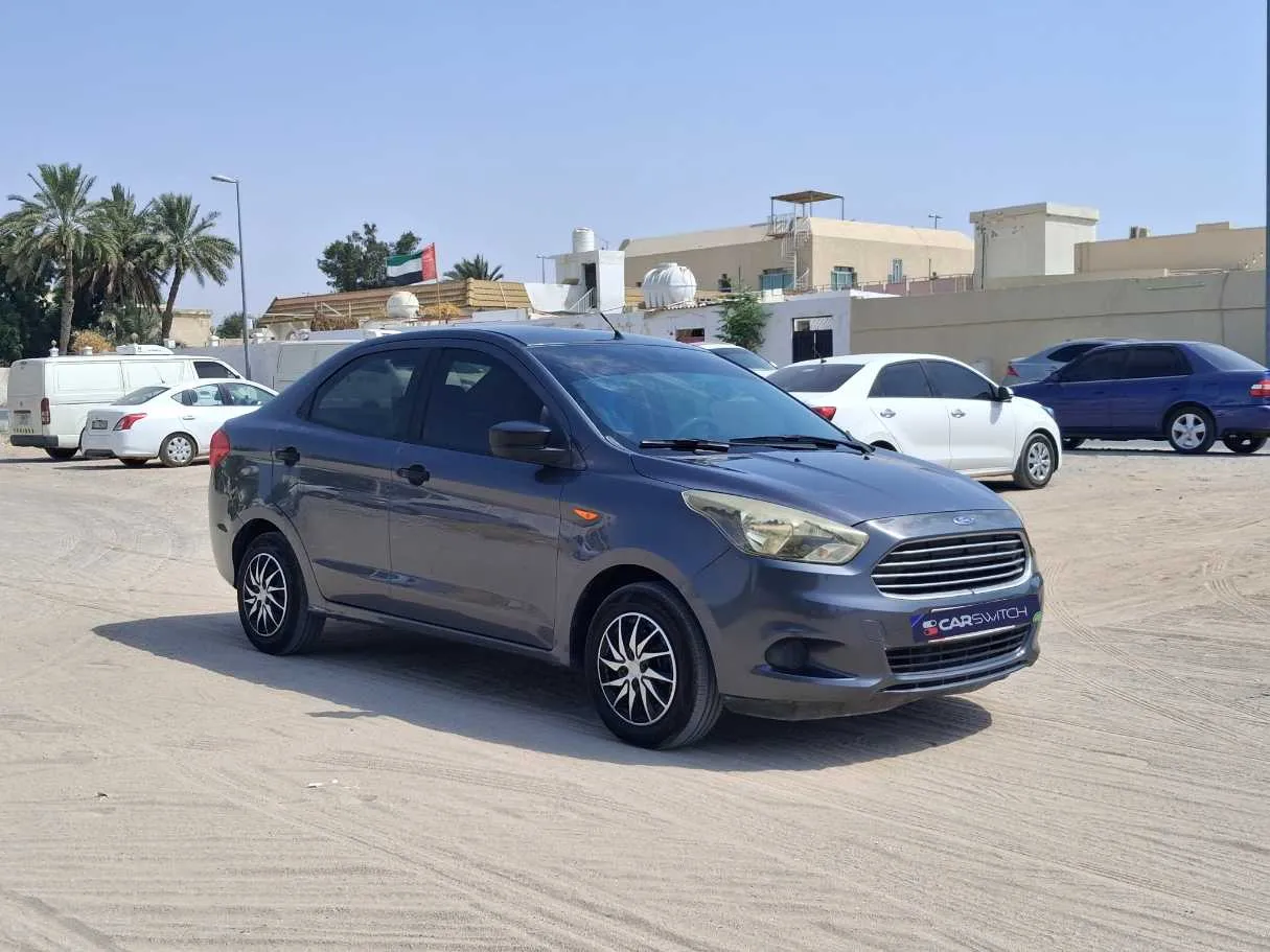 Car image 3