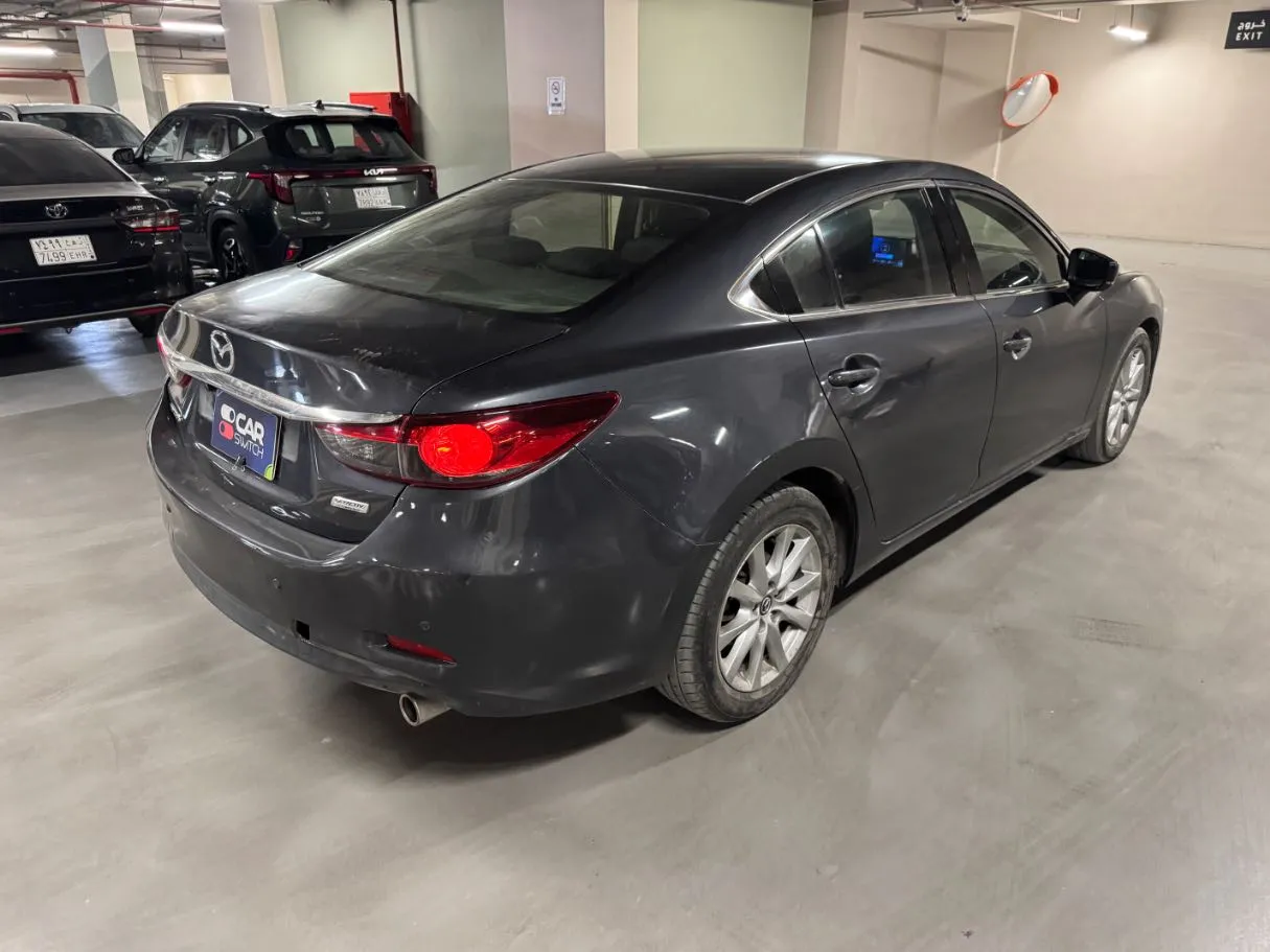 Car image 5