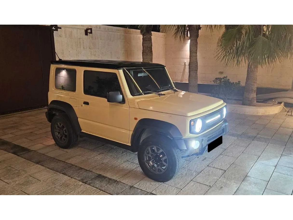 Car image 15