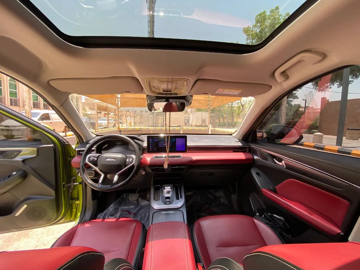 Car image 15