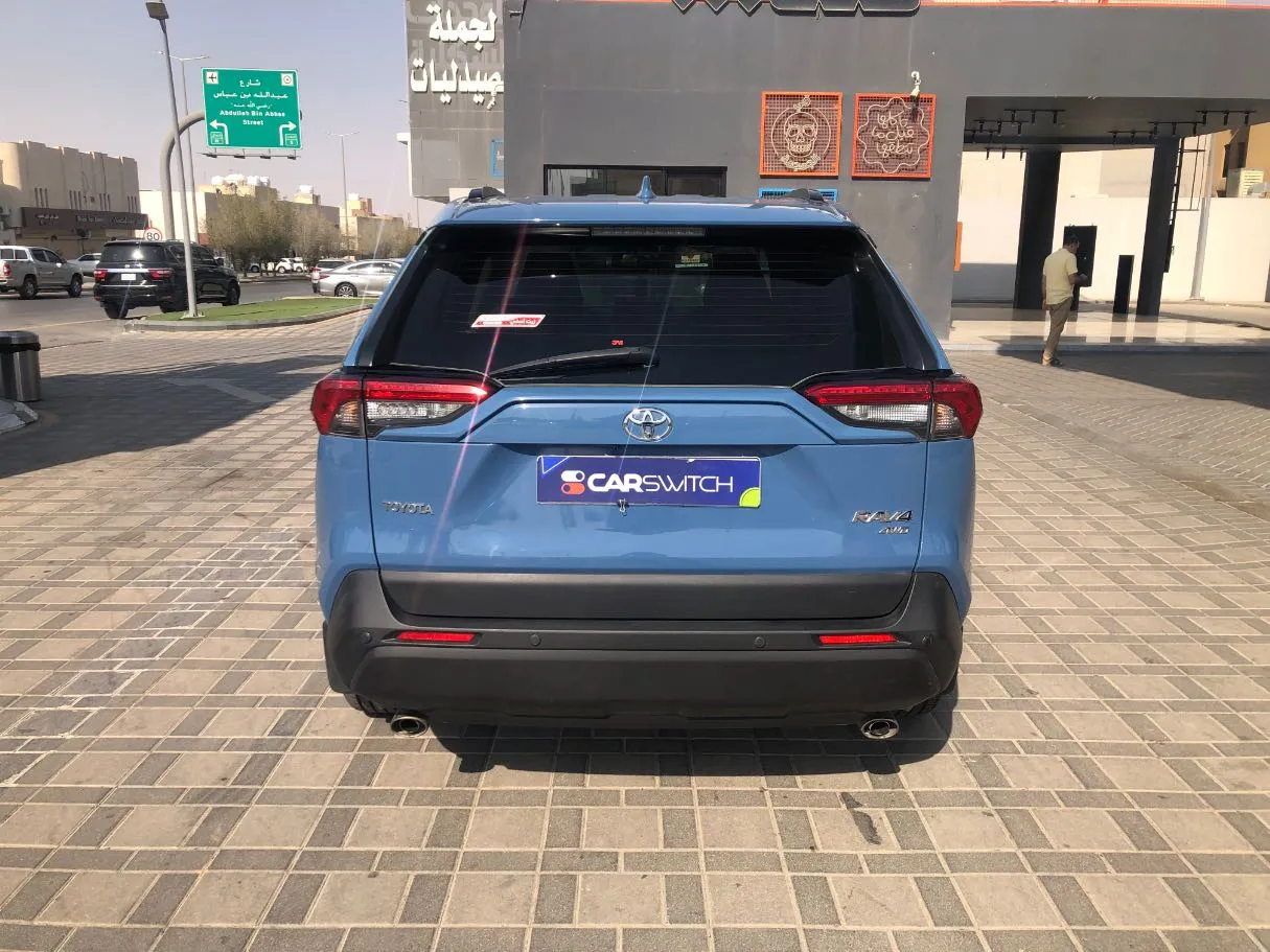 Car image 6