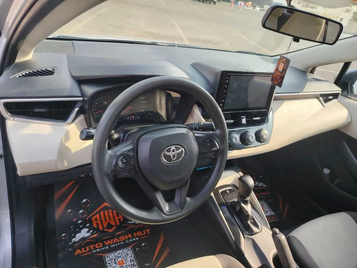 Car image 11