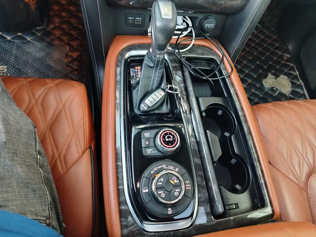 Car image 30