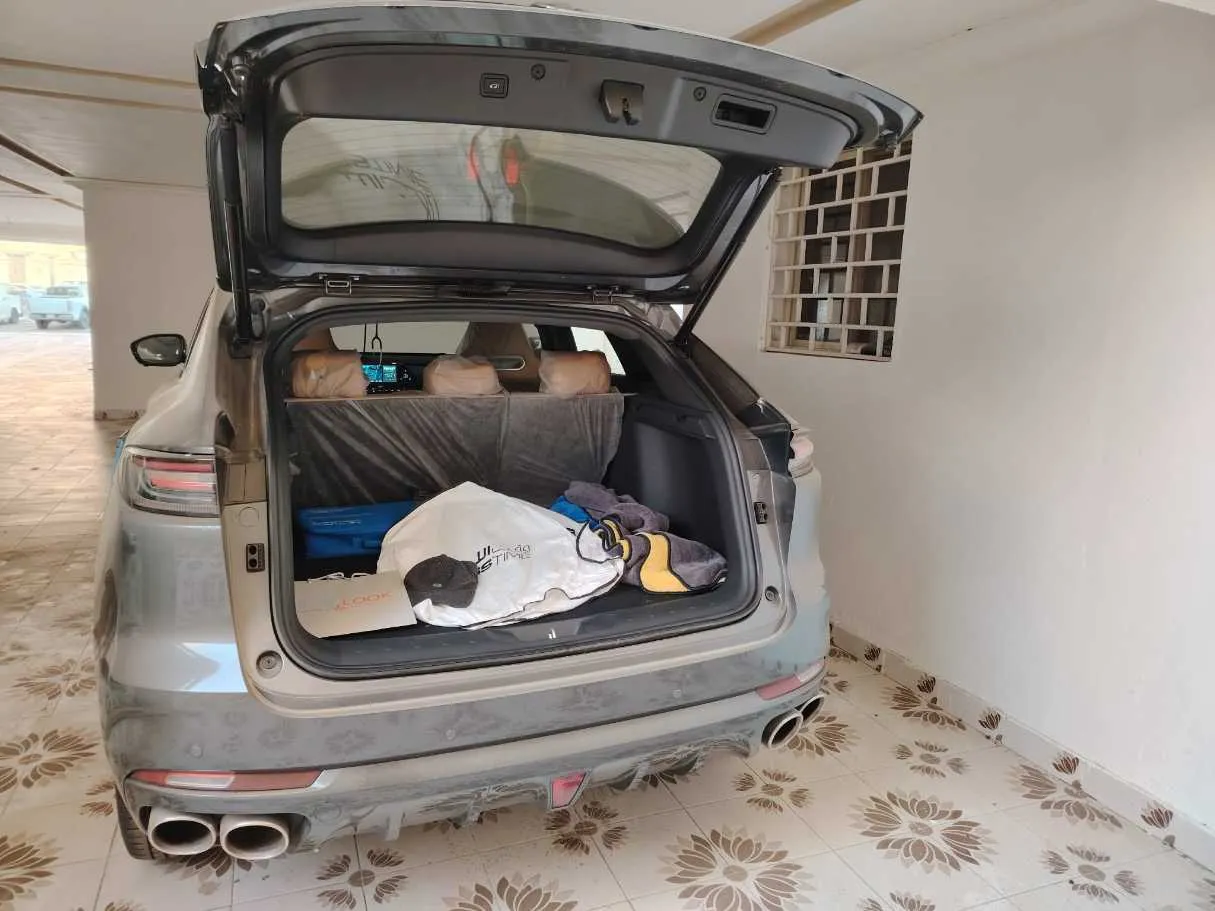 Car image 32