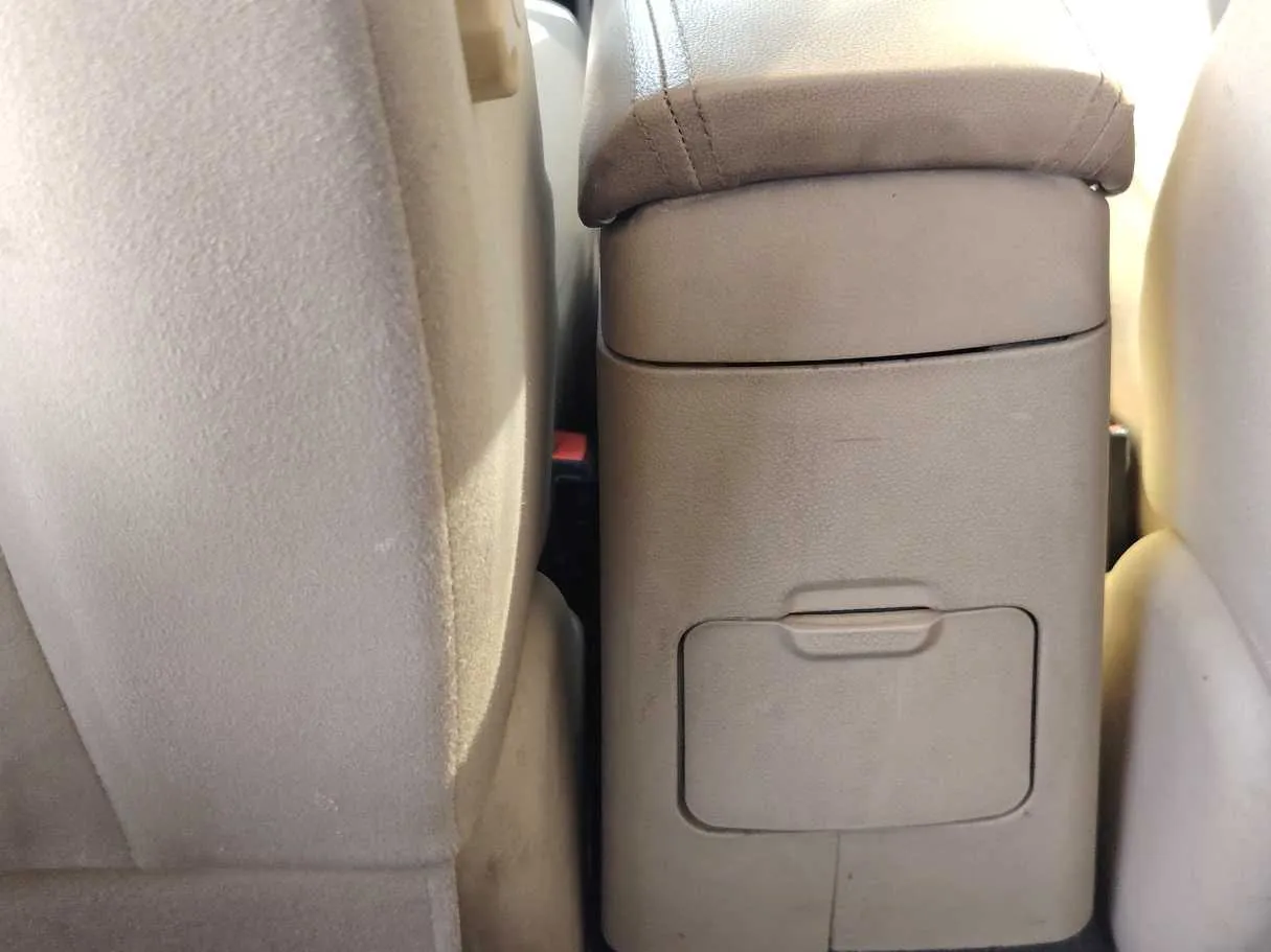 Car image 23