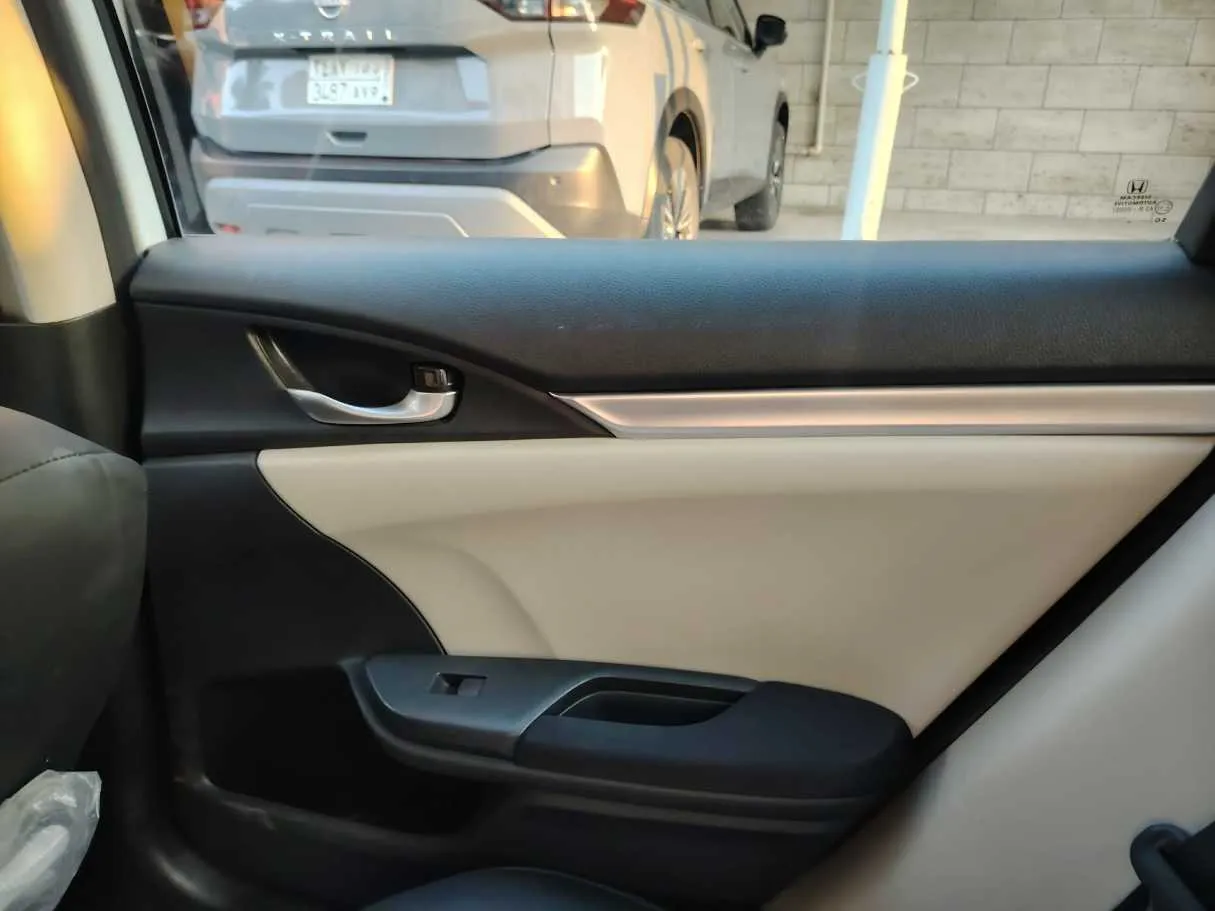 Car image 39