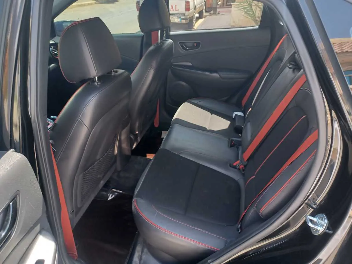 Car image 16