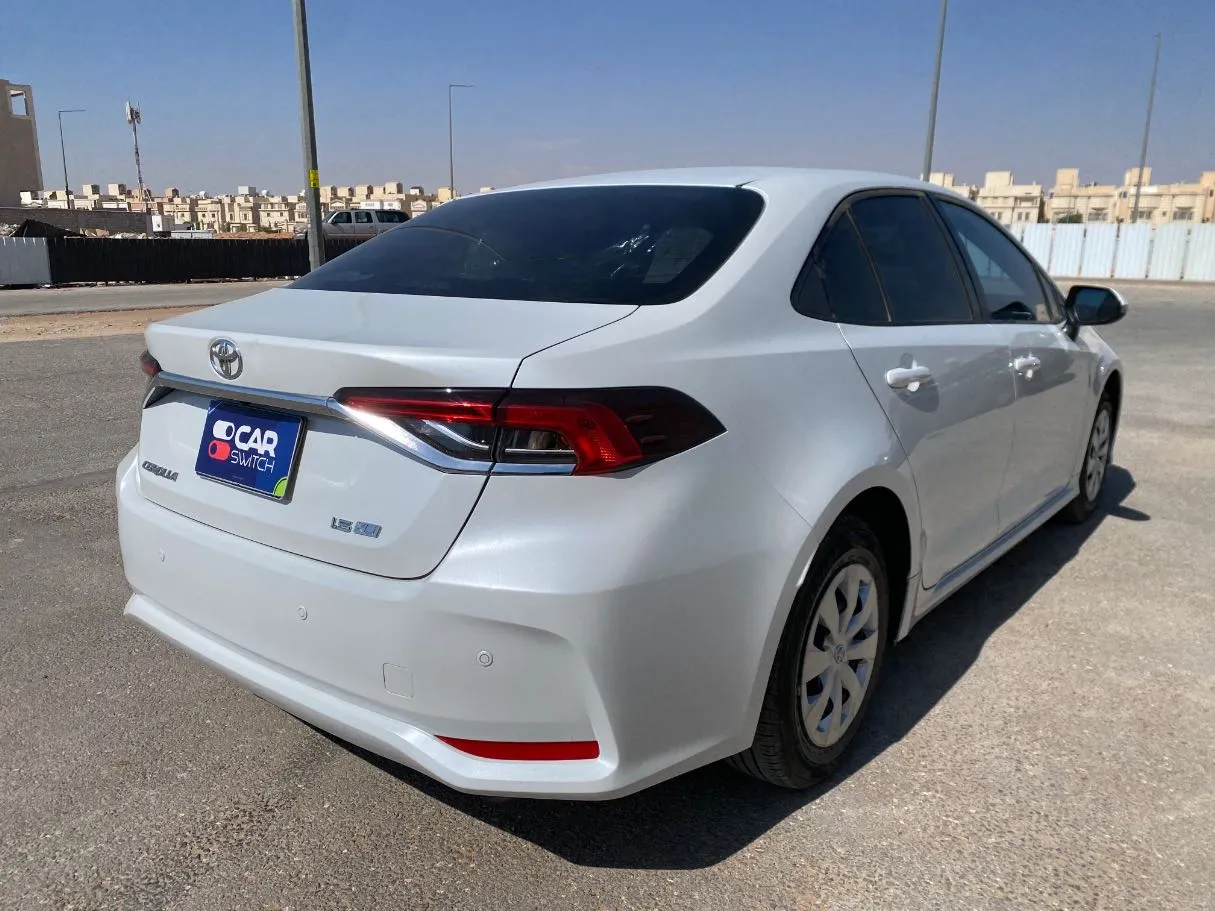 Car image 5
