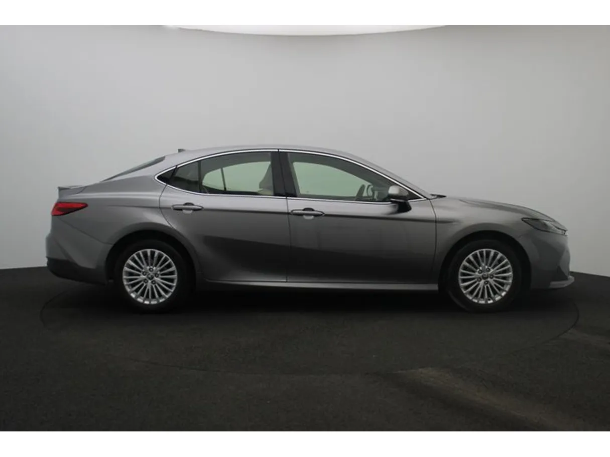 Car image 13