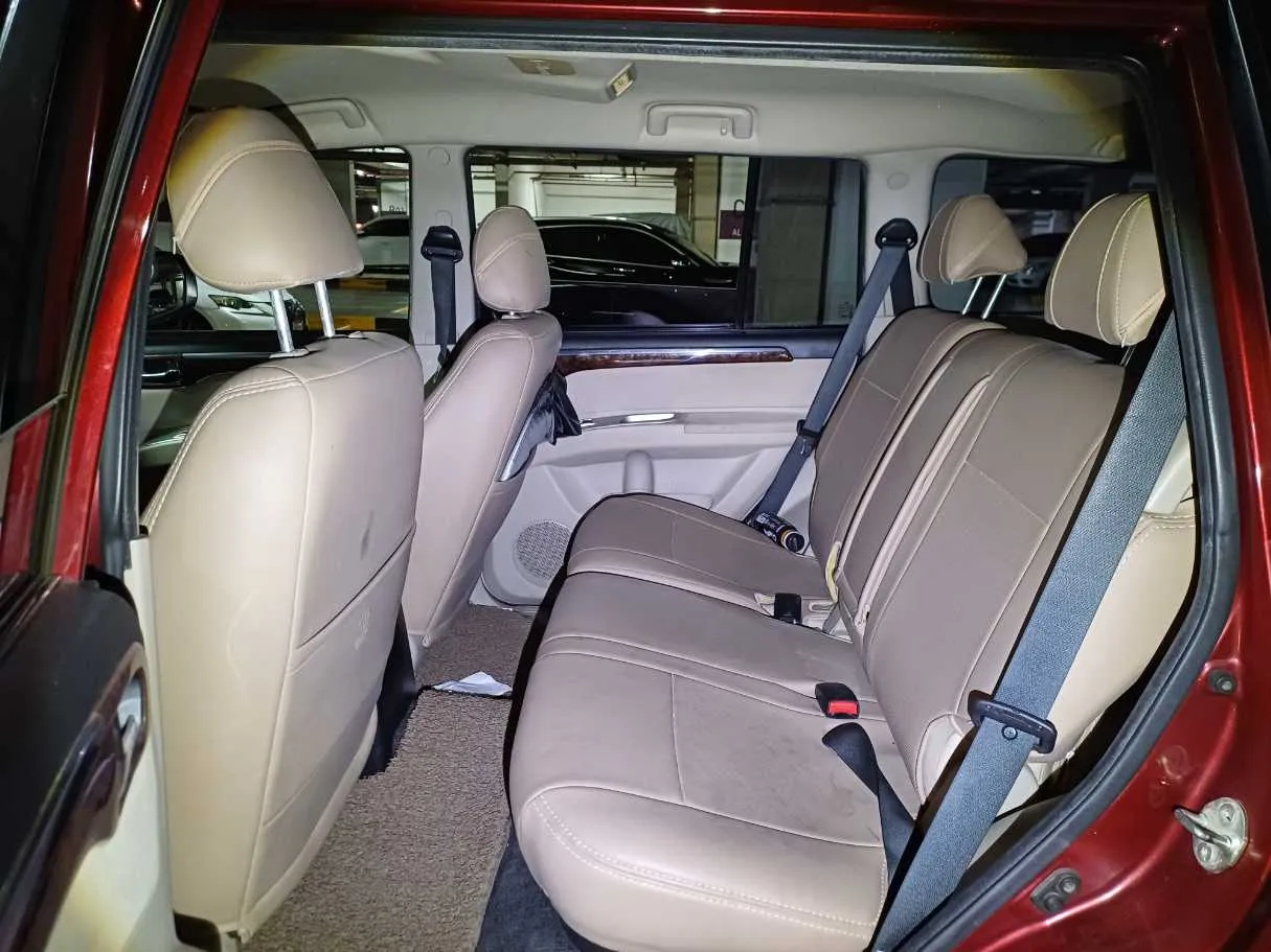 Car image 13