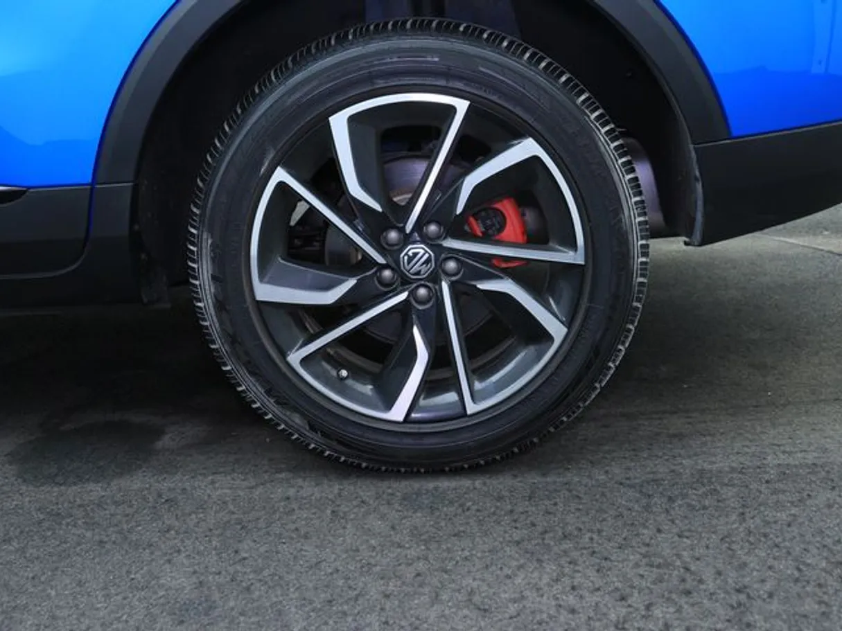 Car image 7