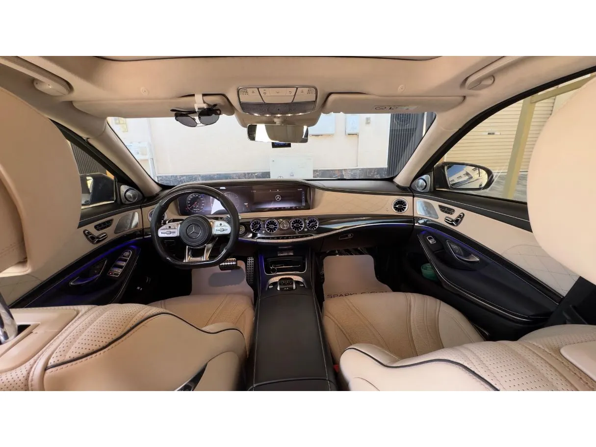 Car image 23
