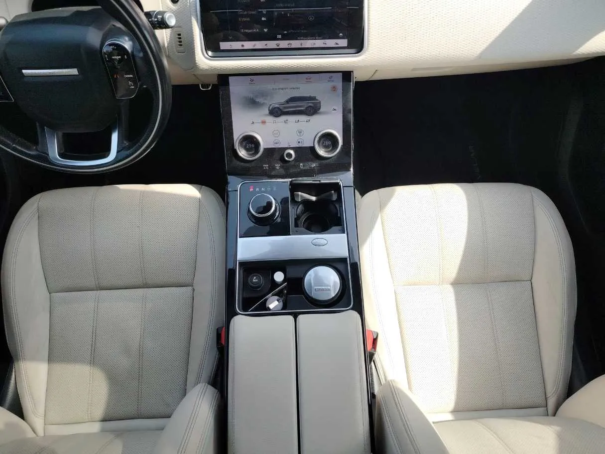 Car image 17