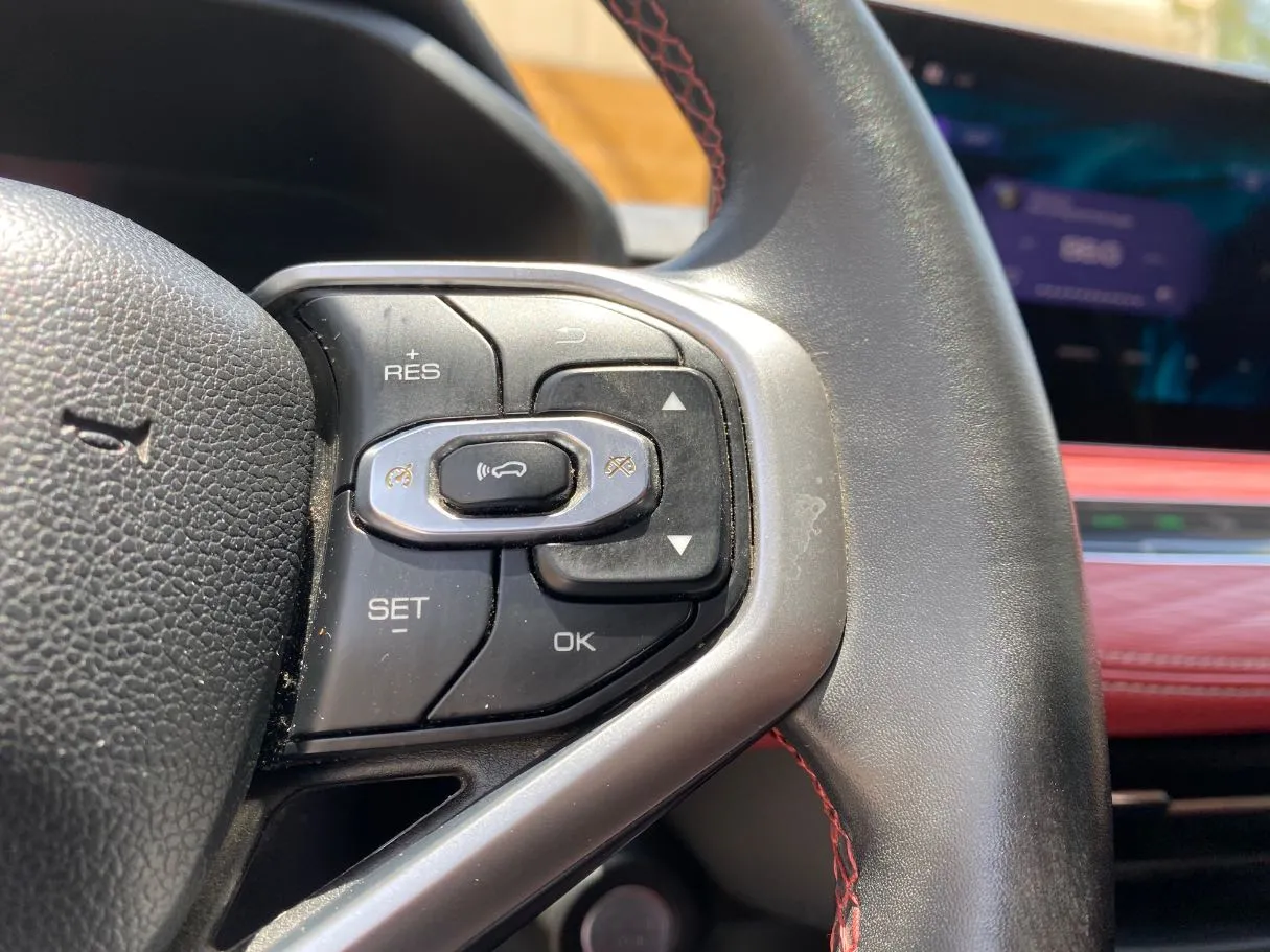 Car image 24